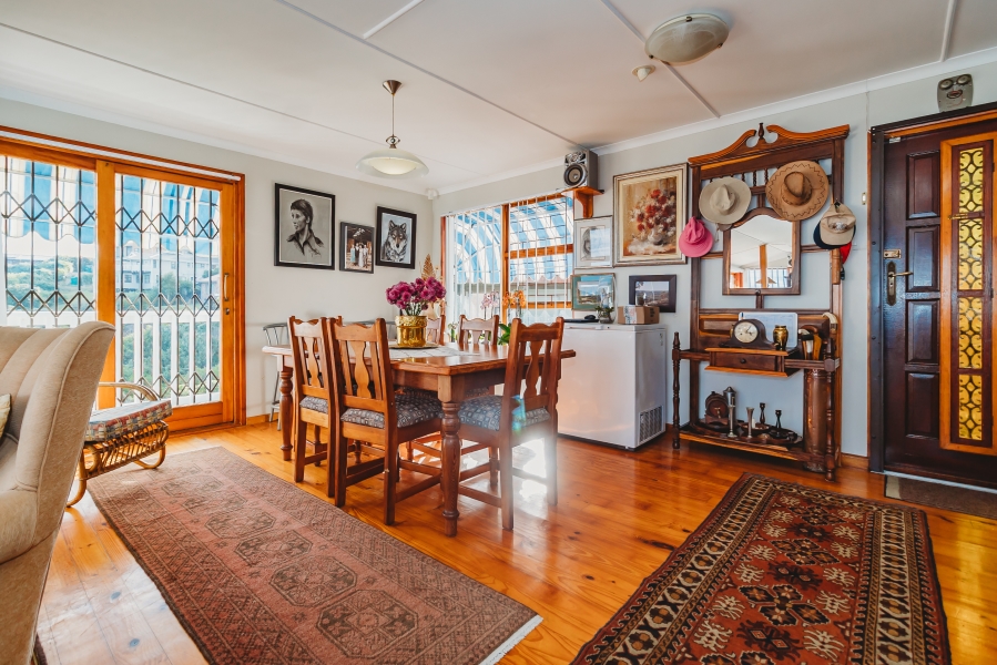 5 Bedroom Property for Sale in Herolds Bay Western Cape